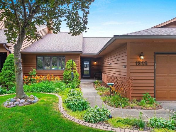 1525 N BAY HIGHLANDS DRIVE, Green Bay, WI 54311