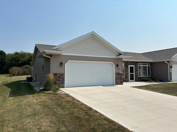 2343 Cherrywood Lane, Worthington, MN 56187