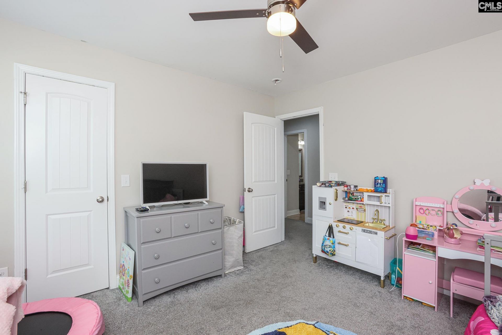 640 Stoneywater Court  Photo 12