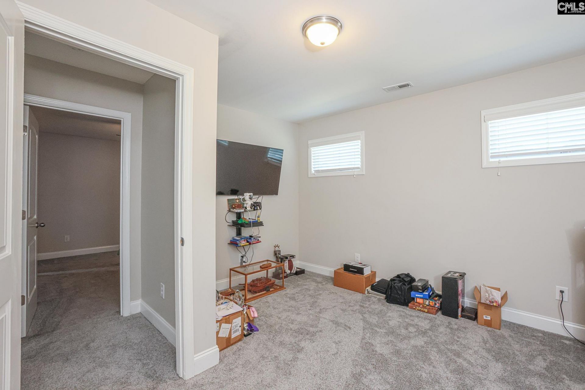 640 Stoneywater Court  Photo 32