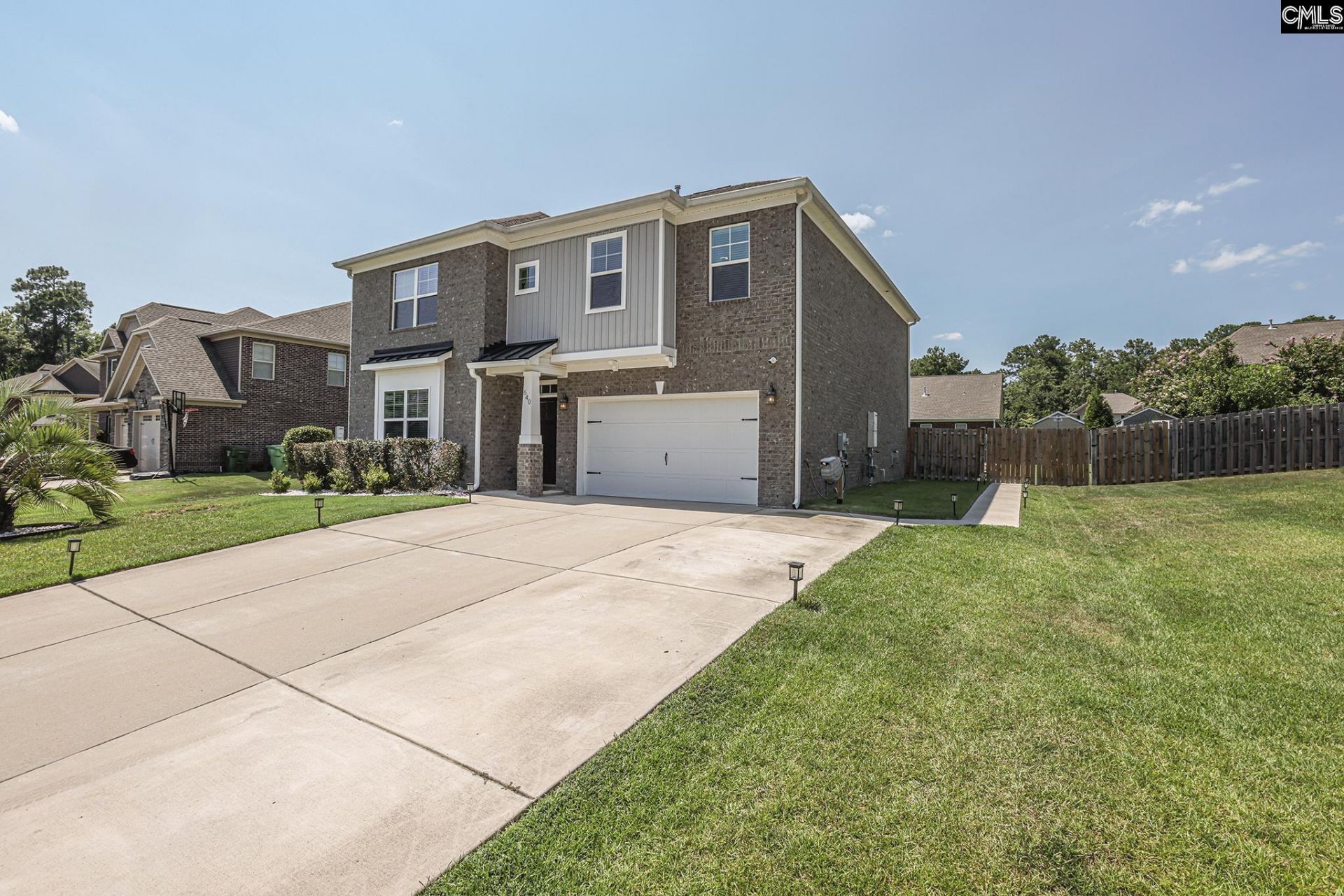 640 Stoneywater Court  Photo 6