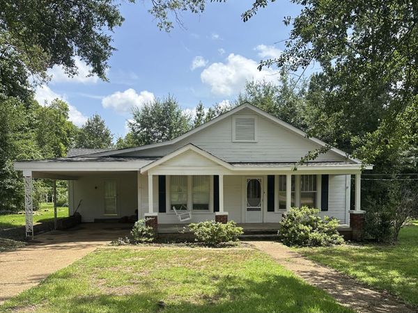 82 Church St., Ecru, MS 38841