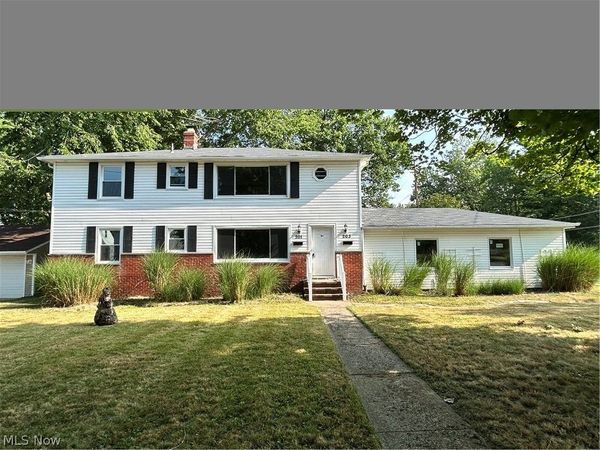 201 W Glendale Street , Bedford, OH 44146