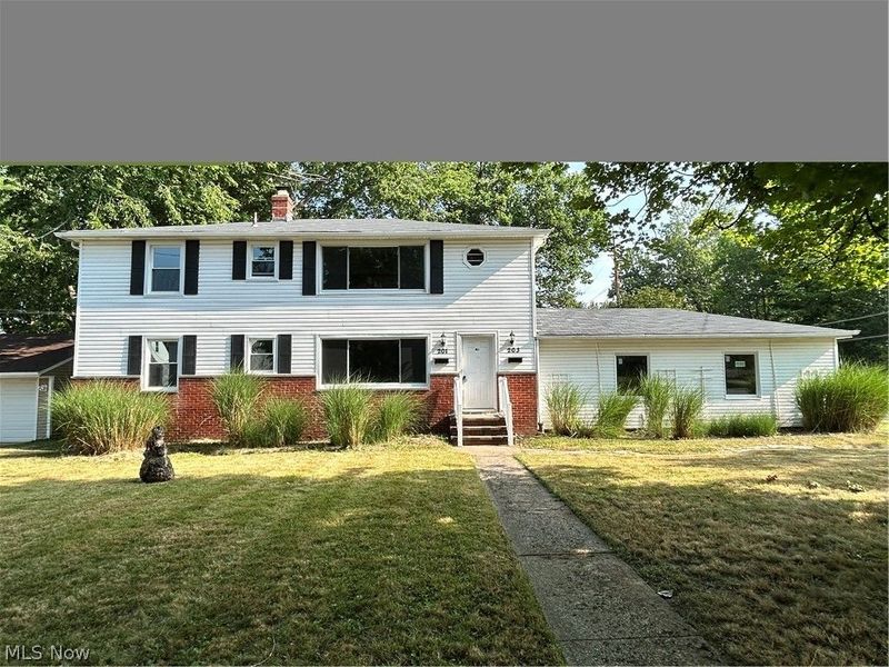 201 W Glendale Street , Bedford, OH 44146 Photo 1