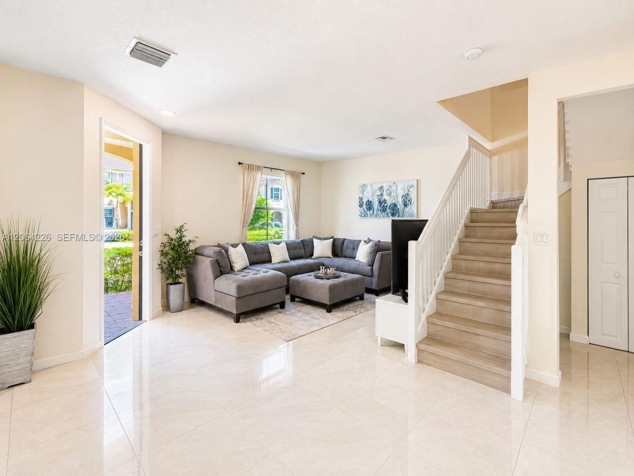 10545 W 32nd Ln, Hialeah, FL 33018 Photo