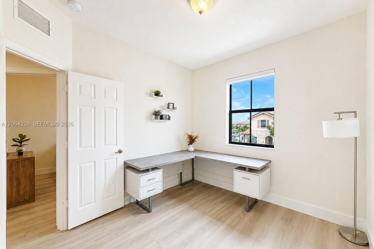 10545 W 32nd Ln, Hialeah, FL 33018 Photo