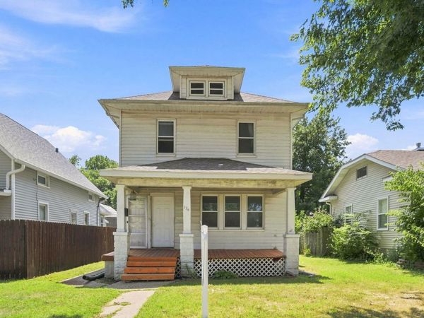 174 16th Avenue , East Moline, IL 61244