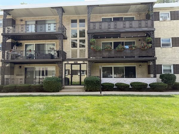 301 E. Plainfield Avenue , Unit 2, La Grange, IL 60525