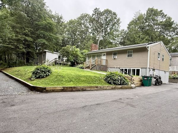 37 Huckleberry Lane, Barnstable, MA 02648