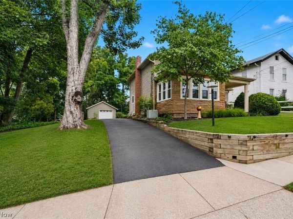 452 Market Street E, Canal Fulton, OH 44614