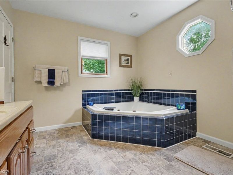 452 Market Street E, Canal Fulton, OH 44614 Photo 25