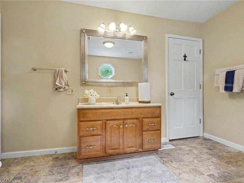 452 Market Street E, Canal Fulton, OH 44614 Photo 26