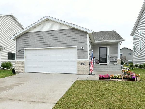 2723 W Westwood Street W, West Fargo, ND 58078