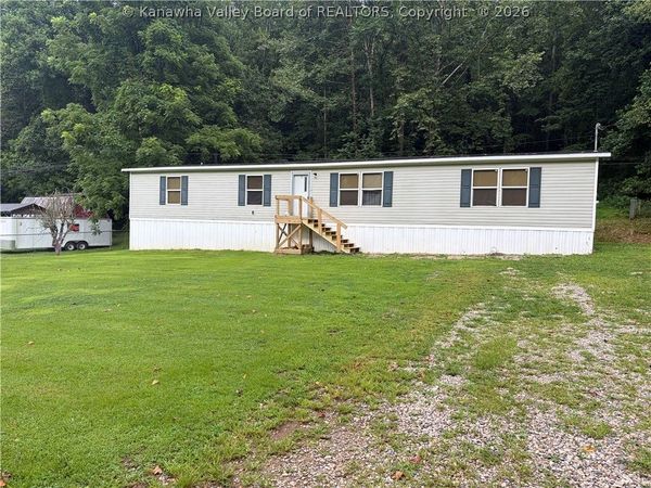 213 Hewett Town Circle, Hewett, WV 25108