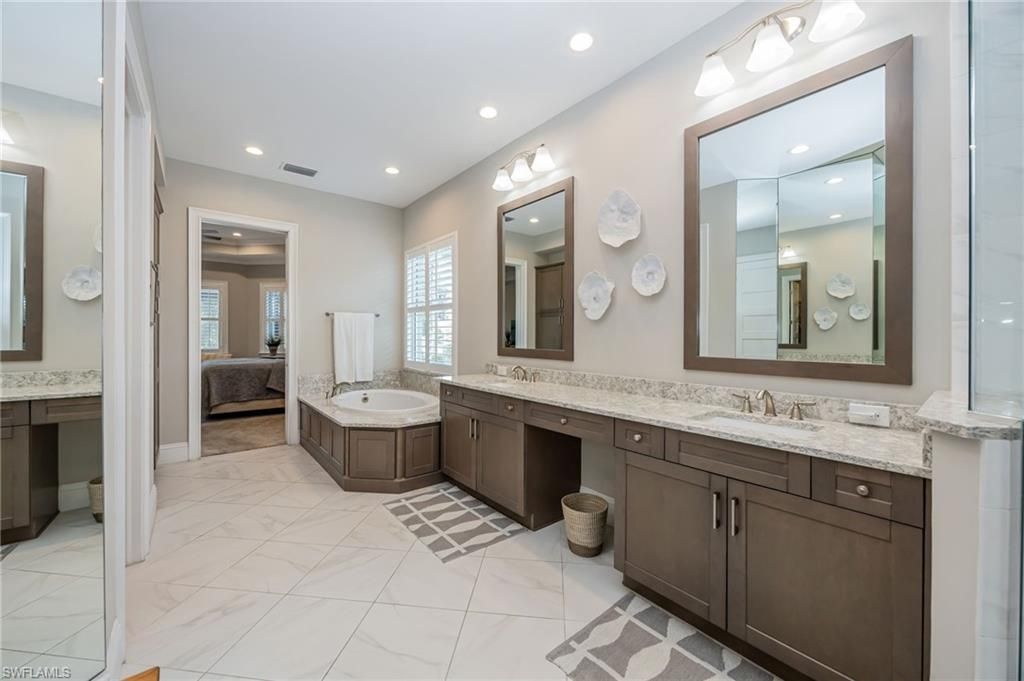 6386 Warwick Ave, Naples, FL 34113 Photo