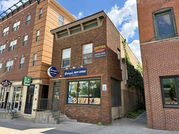 213 Iowa Ave, Iowa City, IA 52240