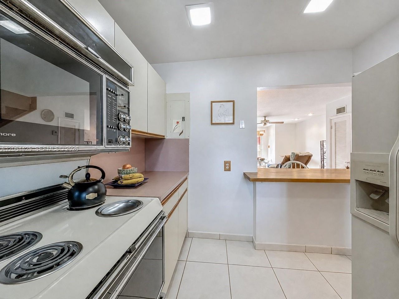 2205 1/2 NE 123rd St, Unit 2205, North Miami, FL 33181 Photo