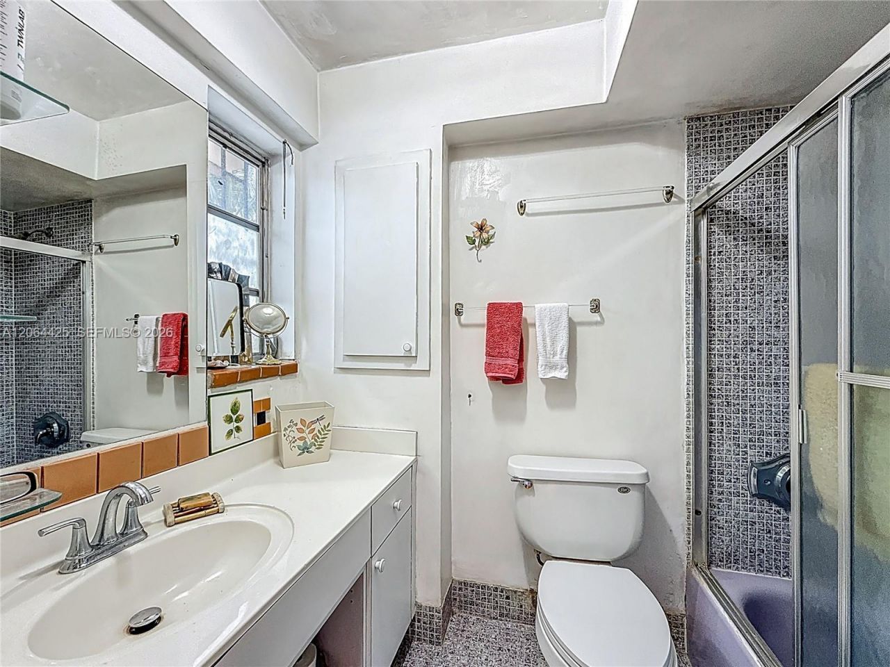 2205 1/2 NE 123rd St, Unit 2205, North Miami, FL 33181 Photo
