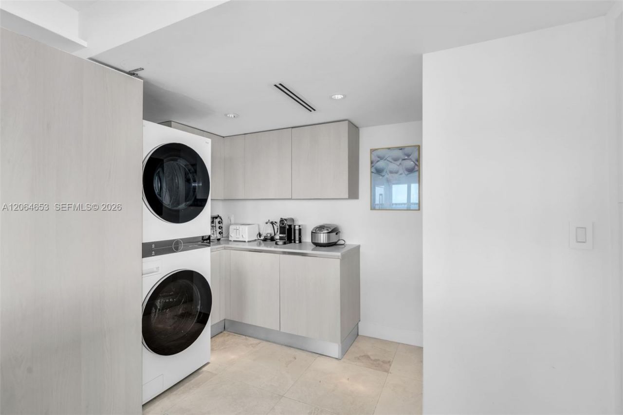 2 Grove Isle Dr, Unit B1801, Miami, FL 33133 Photo