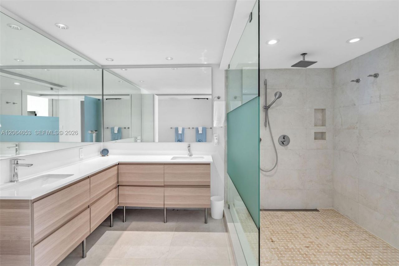 2 Grove Isle Dr, Unit B1801, Miami, FL 33133 Photo
