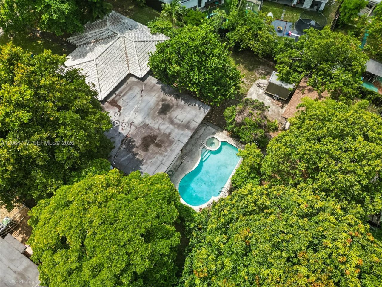 350 To To Lo Chee Dr, Hialeah, FL 33010 Photo