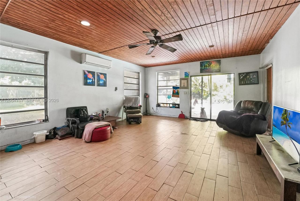 350 To To Lo Chee Dr, Hialeah, FL 33010 Photo