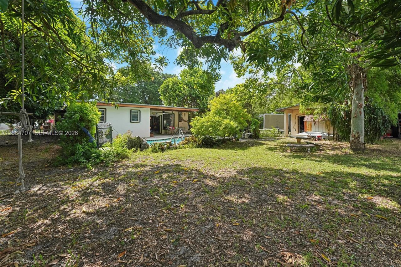 350 To To Lo Chee Dr, Hialeah, FL 33010 Photo