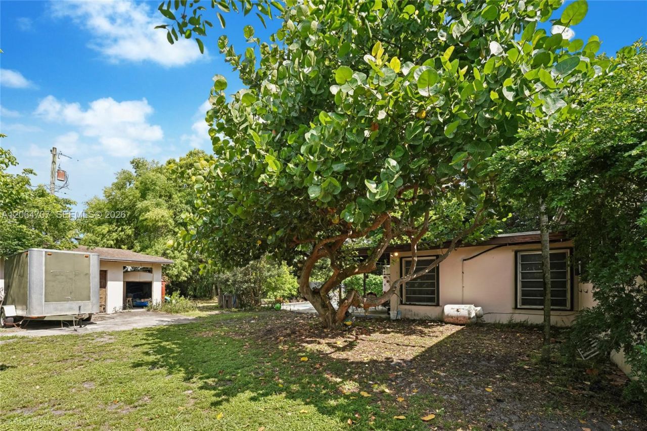 350 To To Lo Chee Dr, Hialeah, FL 33010 Photo