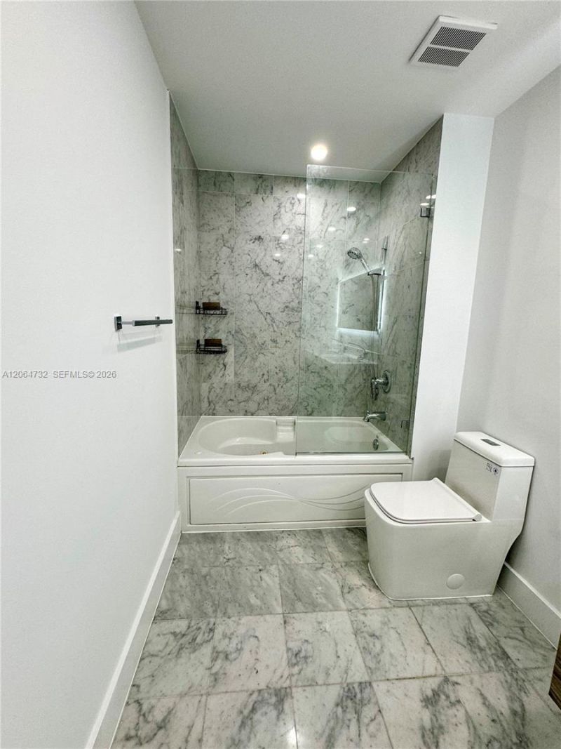 31 SE 5th St , Unit 4214, Miami, FL 33131 Photo