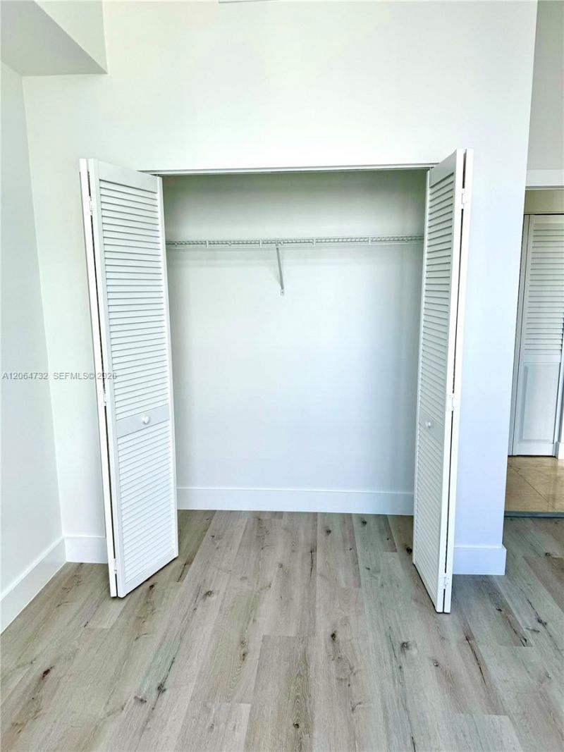 31 SE 5th St , Unit 4214, Miami, FL 33131 Photo