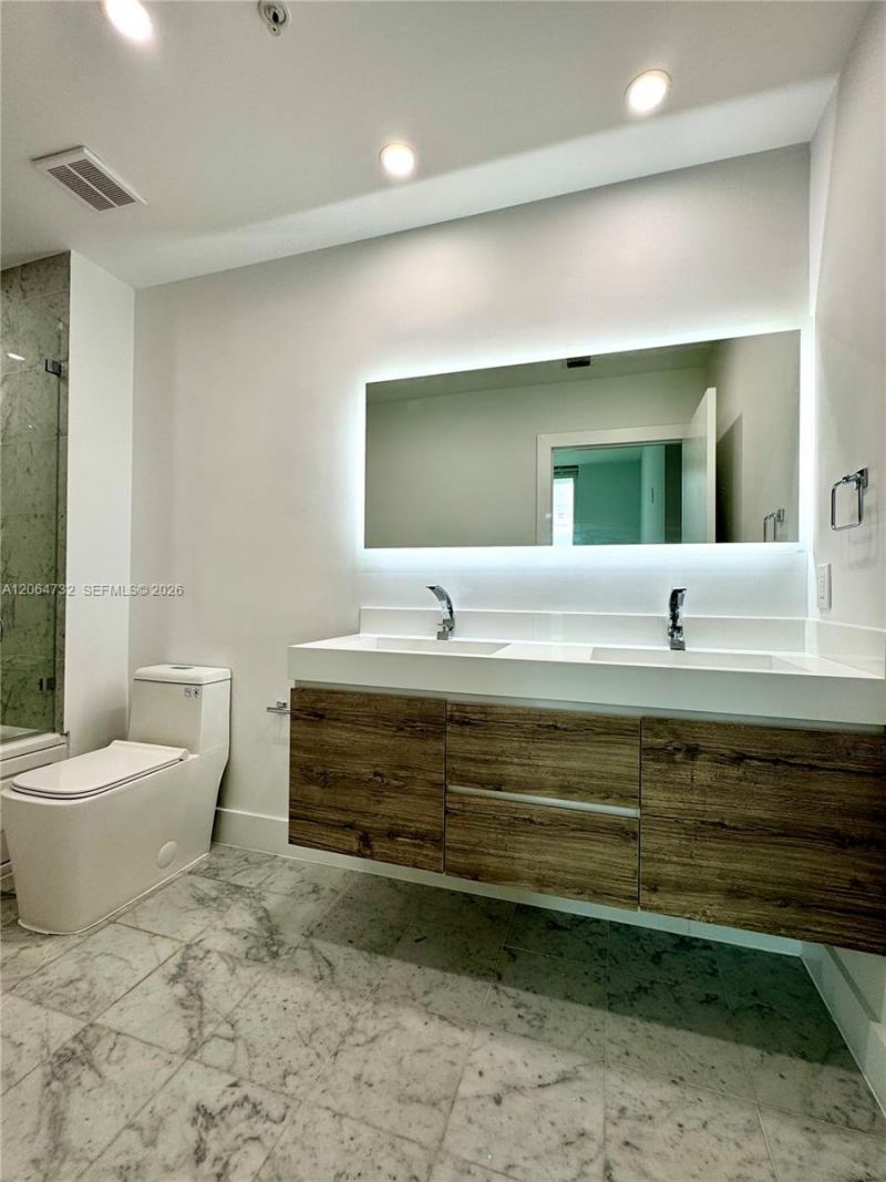 31 SE 5th St , Unit 4214, Miami, FL 33131 Photo