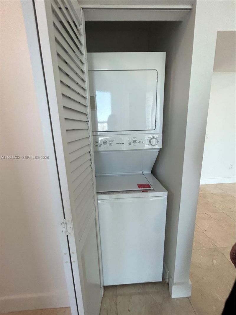 31 SE 5th St , Unit 4214, Miami, FL 33131 Photo