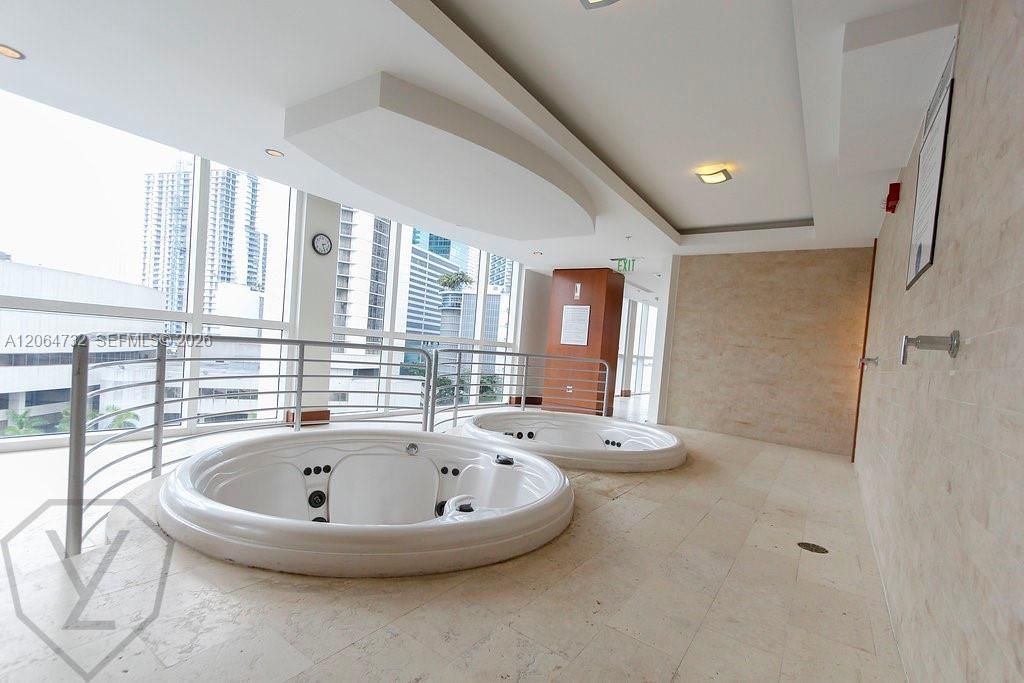 31 SE 5th St , Unit 4214, Miami, FL 33131 Photo