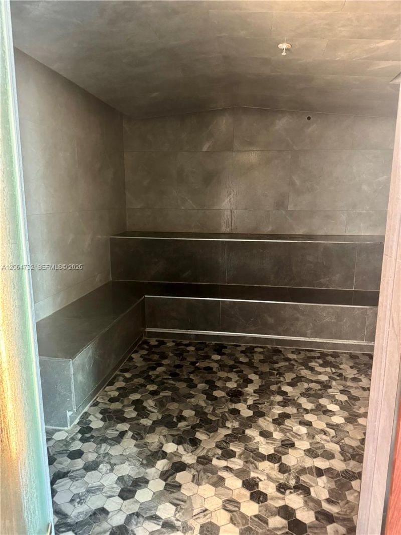31 SE 5th St , Unit 4214, Miami, FL 33131 Photo