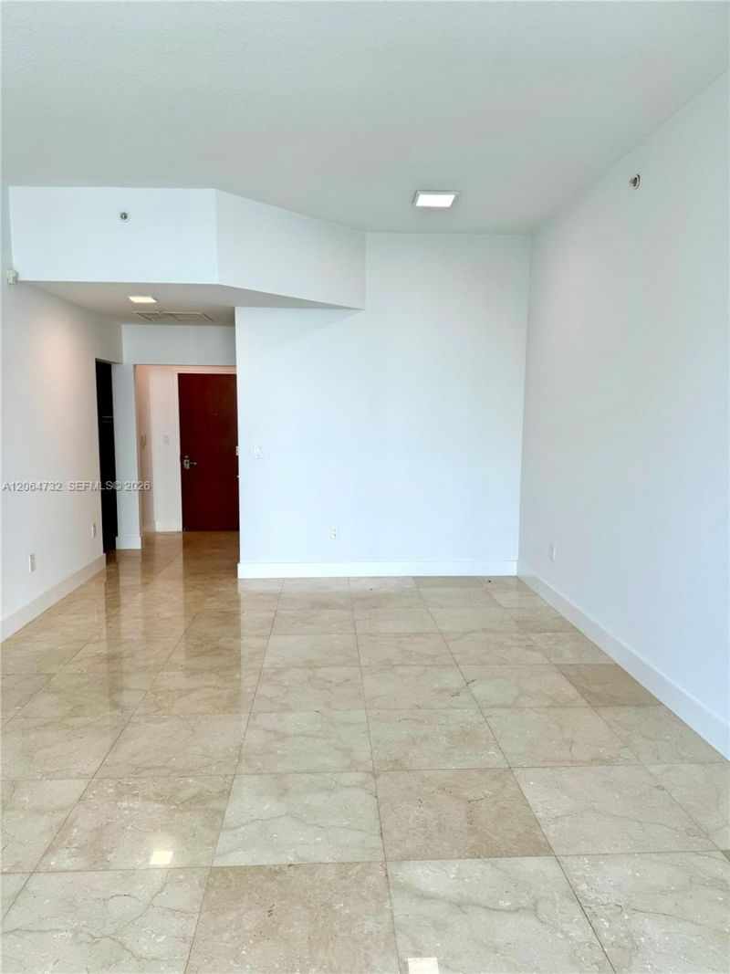 31 SE 5th St , Unit 4214, Miami, FL 33131 Photo