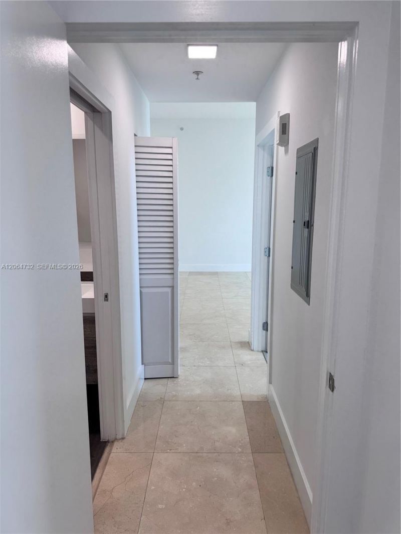 31 SE 5th St , Unit 4214, Miami, FL 33131 Photo
