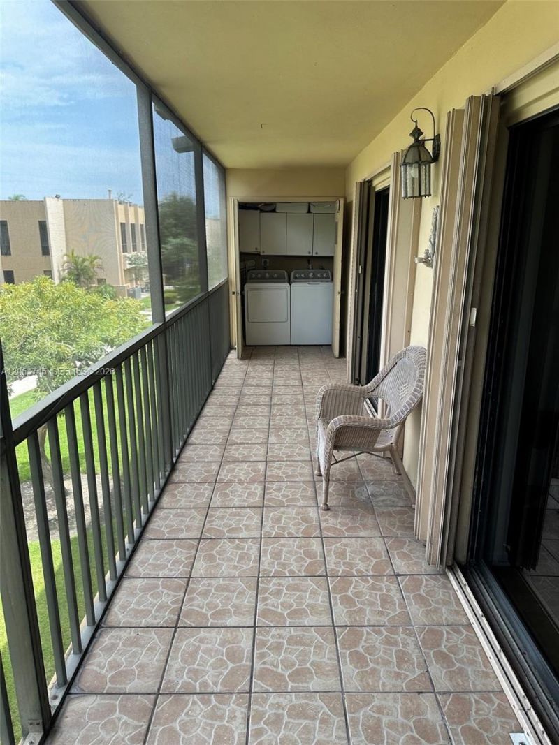 8415 SW 107th Ave , Unit 303W, Miami, FL 33173 Photo