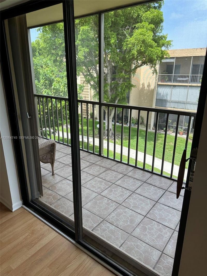 8415 SW 107th Ave , Unit 303W, Miami, FL 33173 Photo