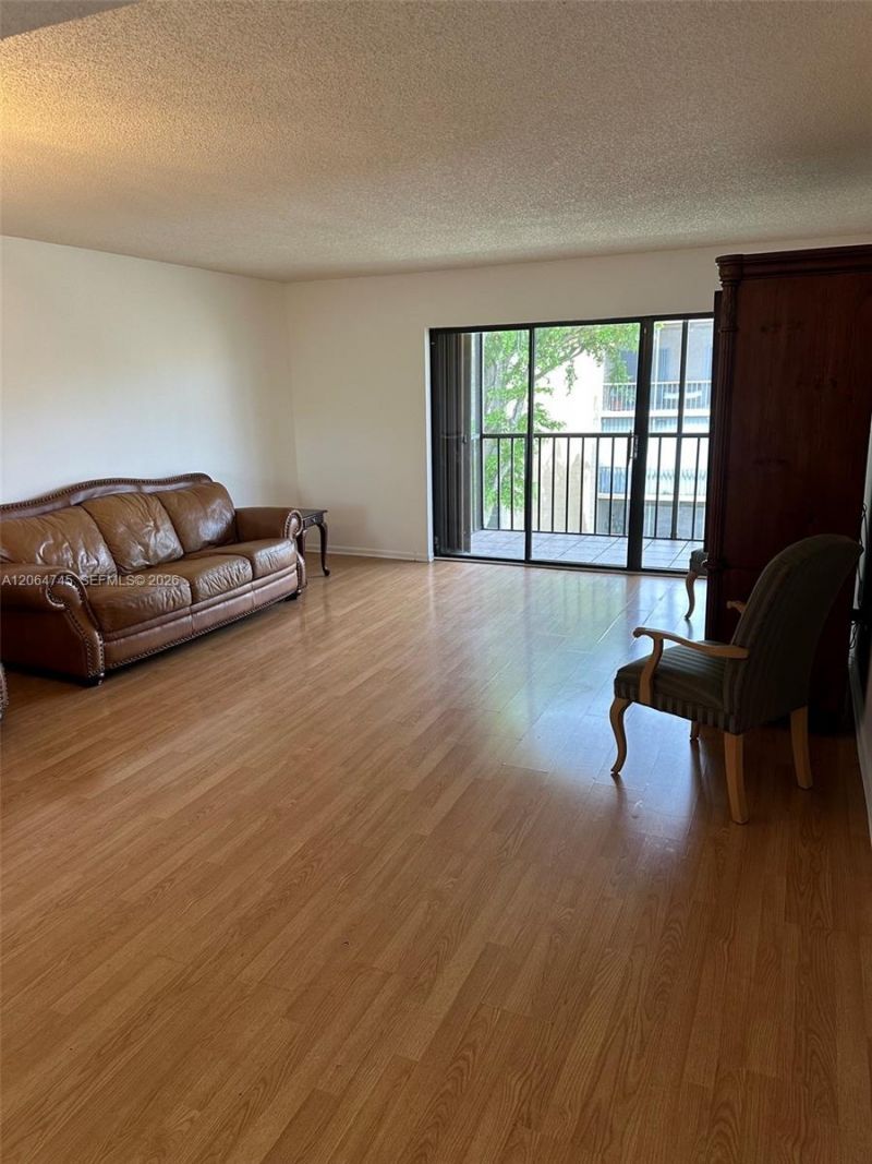 8415 SW 107th Ave , Unit 303W, Miami, FL 33173 Photo