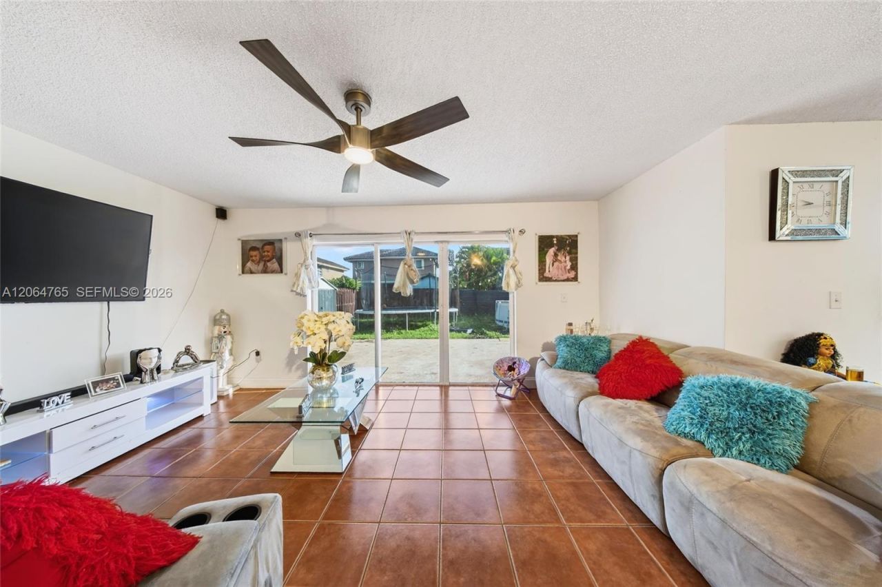 14137 SW 164th Ter, Miami, FL 33177 Photo