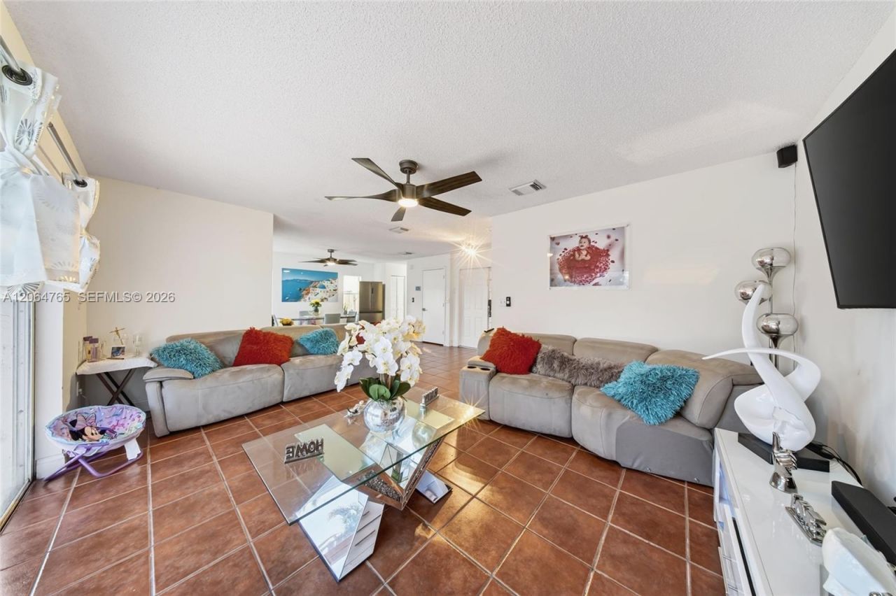 14137 SW 164th Ter, Miami, FL 33177 Photo