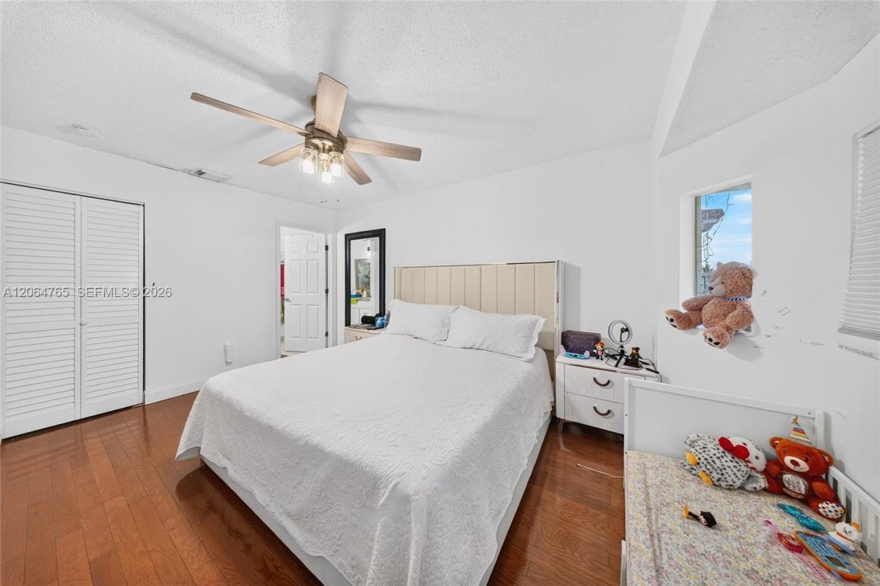 14137 SW 164th Ter, Miami, FL 33177 Photo