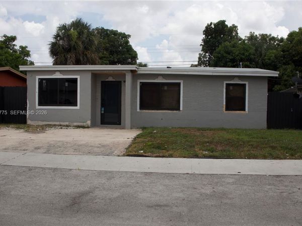2732 NW 5th St , Pompano Beach, FL 33069
