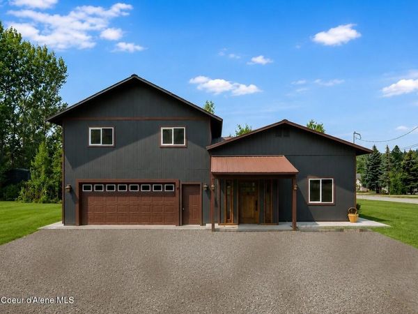 9 E Comeback Bay LN , Sagle, ID 83860