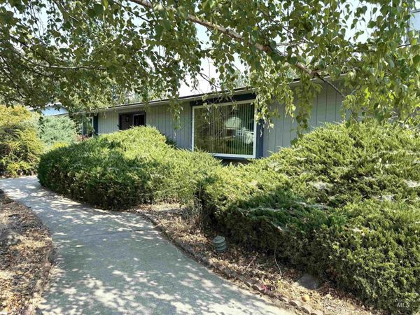1324 Ponderosa, Moscow, ID 83843