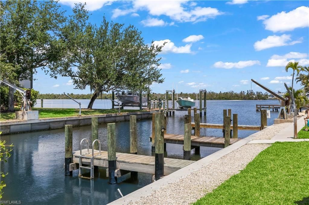 12200/12210 Shoreview Dr, Cape Coral, FL 33993 Photo