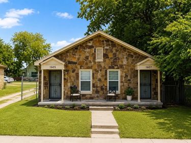 1605 E Hattie Street, Fort Worth, TX 76104