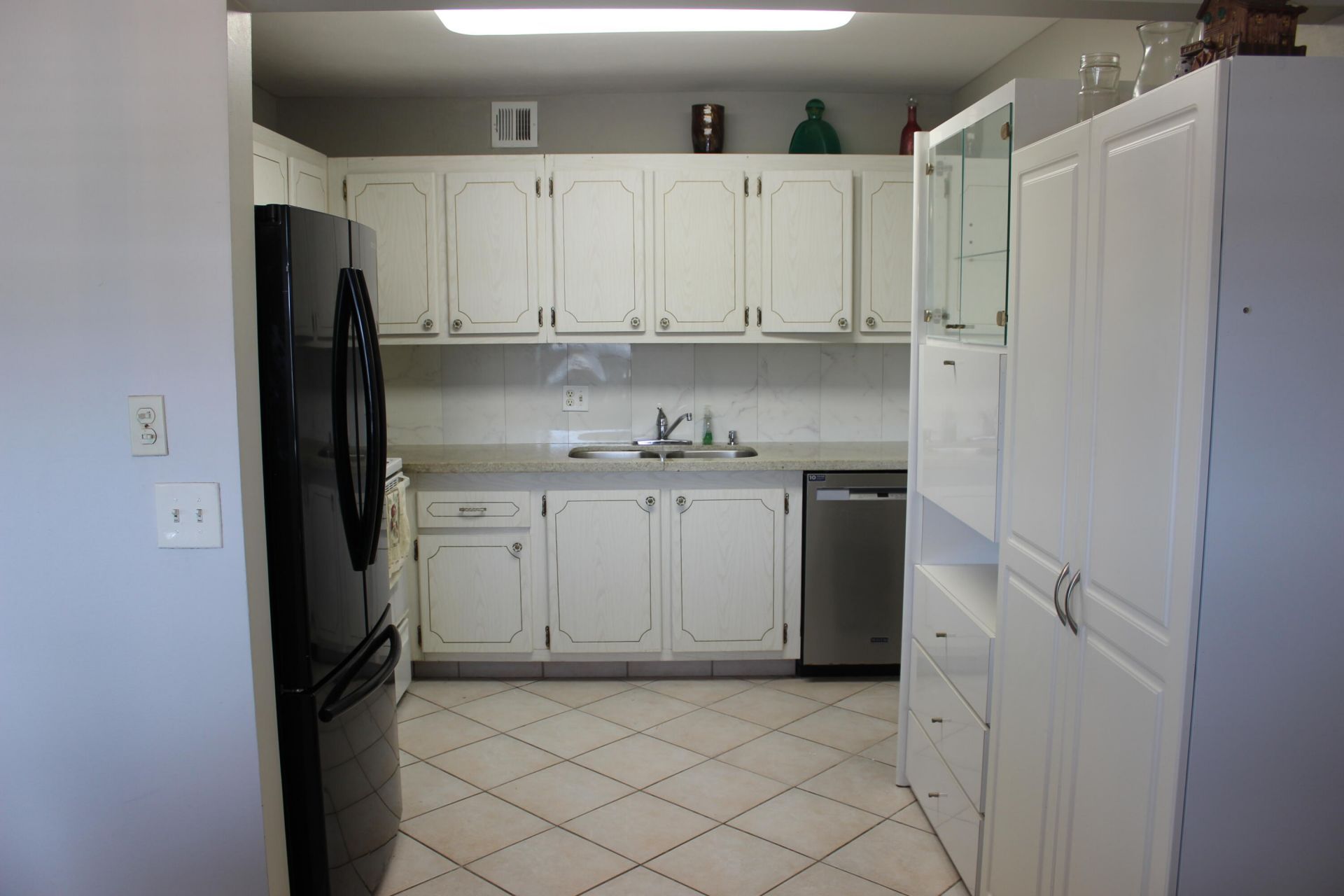35 Somerset B, Unit 35, West Palm Beach, FL 33417 Photo