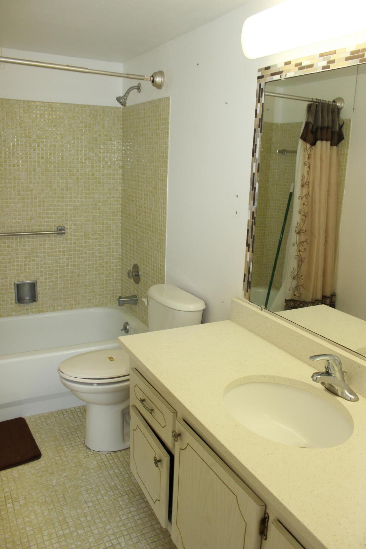 35 Somerset B, Unit 35, West Palm Beach, FL 33417 Photo