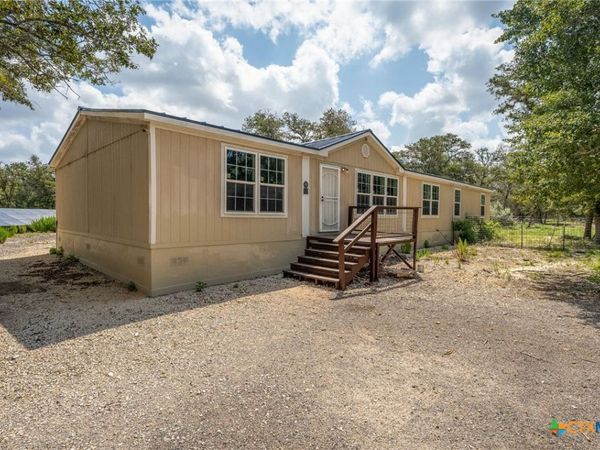 520 Turkey Tree Trail, Seguin, TX 78155